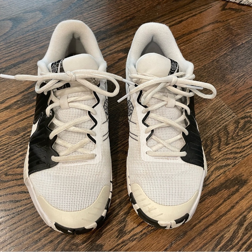 Nike Zoom Challenge
Women's Pickleball Shoes